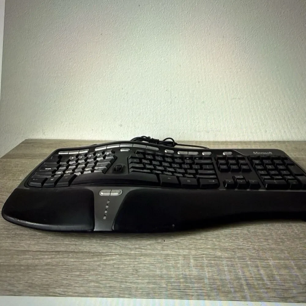 Microsoft Natural Ergonomic 4000 USB Wired Keyboard Tested Works Perfectly Clean